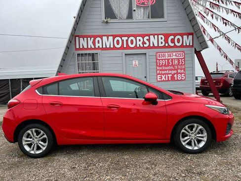 Used 2019 Chevrolet Cruze LT image 9