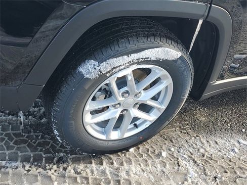 New 2025 Jeep Grand Cherokee Laredo X w/ Luxury Tech Group I image 5