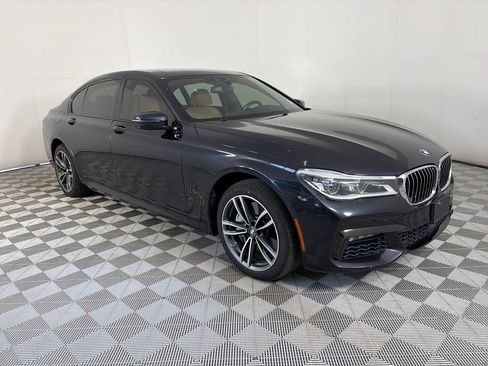 Used 2017 BMW 750i xDrive AWD/4WD image 1