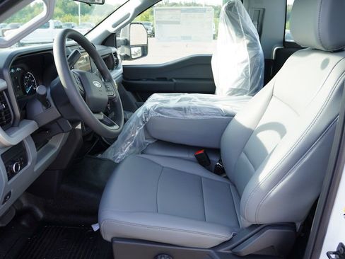 New 2026 Ford F250 XL w/ F-250 >10K GVWR Package image 12