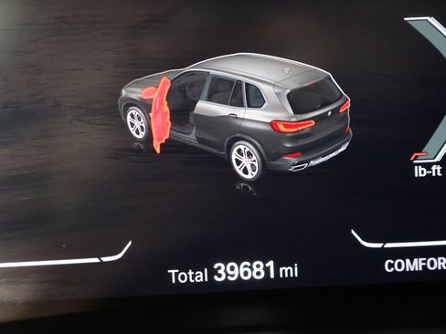 Used 2023 BMW X5 xDrive40i w/ Climate Comfort Package image 39