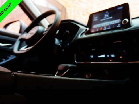 Used 2022 Nissan Rogue SV image 50