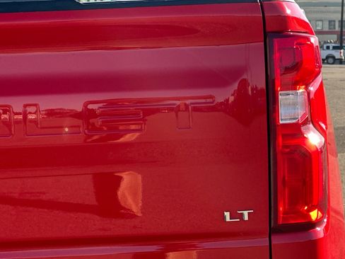 Used 2021 Chevrolet Silverado 1500 LT Trail Boss image 49