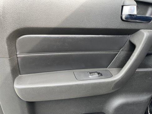 Used 2009 HUMMER H3T Alpha image 13