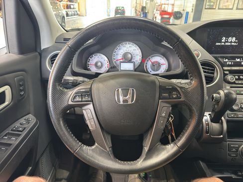 Used 2015 Honda Pilot Touring image 24