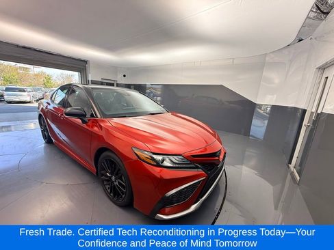 Used 2022 Toyota Camry XSE image 6