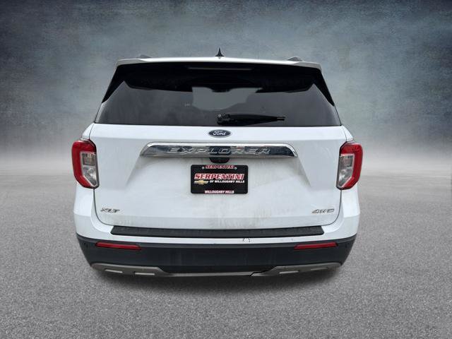 Used 2021 Ford Explorer XLT w/ Equipment Group 202A AWD/4WD image 9