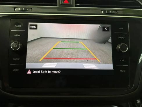 Used 2018 Volkswagen Tiguan SE w/ 3rd Row Seat Package AWD/4WD image 14