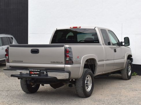 Used 2005 Chevrolet Silverado 2500 LT w/ Heavy-Duty Power Package AWD/4WD image 5