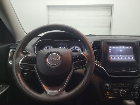 Used 2021 Jeep Cherokee Latitude FWD image 22