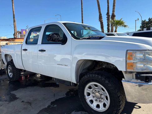 Used 2011 Chevrolet Silverado 3500 W/T image 31