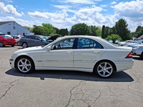 Used 2007 Mercedes-Benz C 230 Sedan image 4