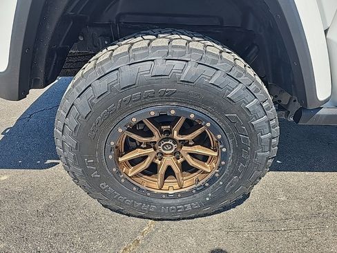 Used 2021 Jeep Gladiator Sport image 11