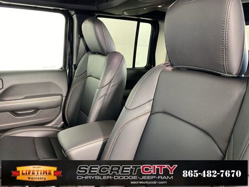 New 2026 Jeep Gladiator Sport image 10