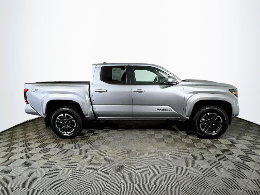 Certified 2026 Toyota Tacoma TRD Sport AWD/4WD image 8