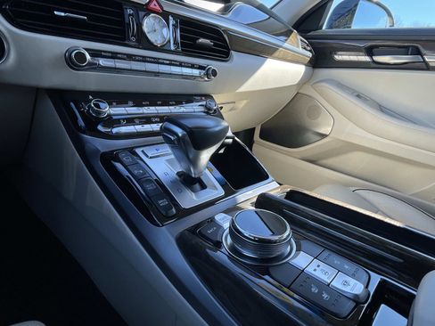 Used 2017 Genesis G90 3.3T Premium image 30