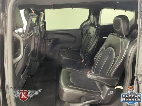 Used 2024 Chrysler Pacifica Touring-L w/ Uconnect Theater Family Group AWD/4WD image 22