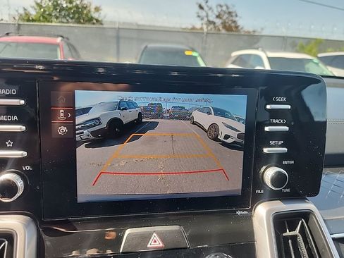 Used 2023 Kia Sorento LX FWD image 21