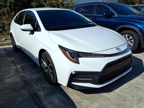 Used 2022 Toyota Corolla SE image 1