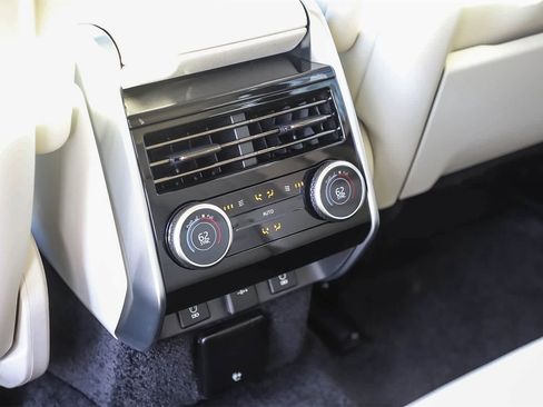 New 2026 Land Rover Range Rover SE image 17