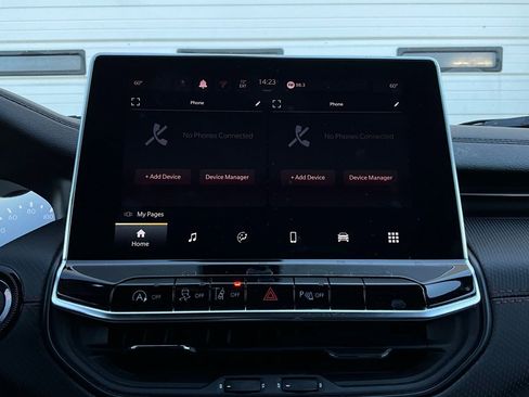 Used 2025 Jeep Compass Trailhawk image 29