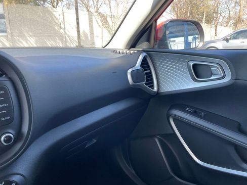 Used 2025 Kia Soul LX w/ LX Technology Package image 33