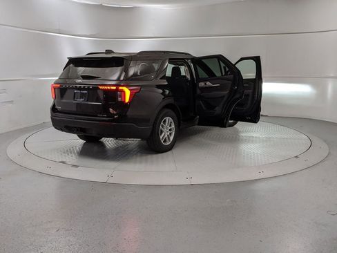 New 2025 Ford Explorer Active image 9