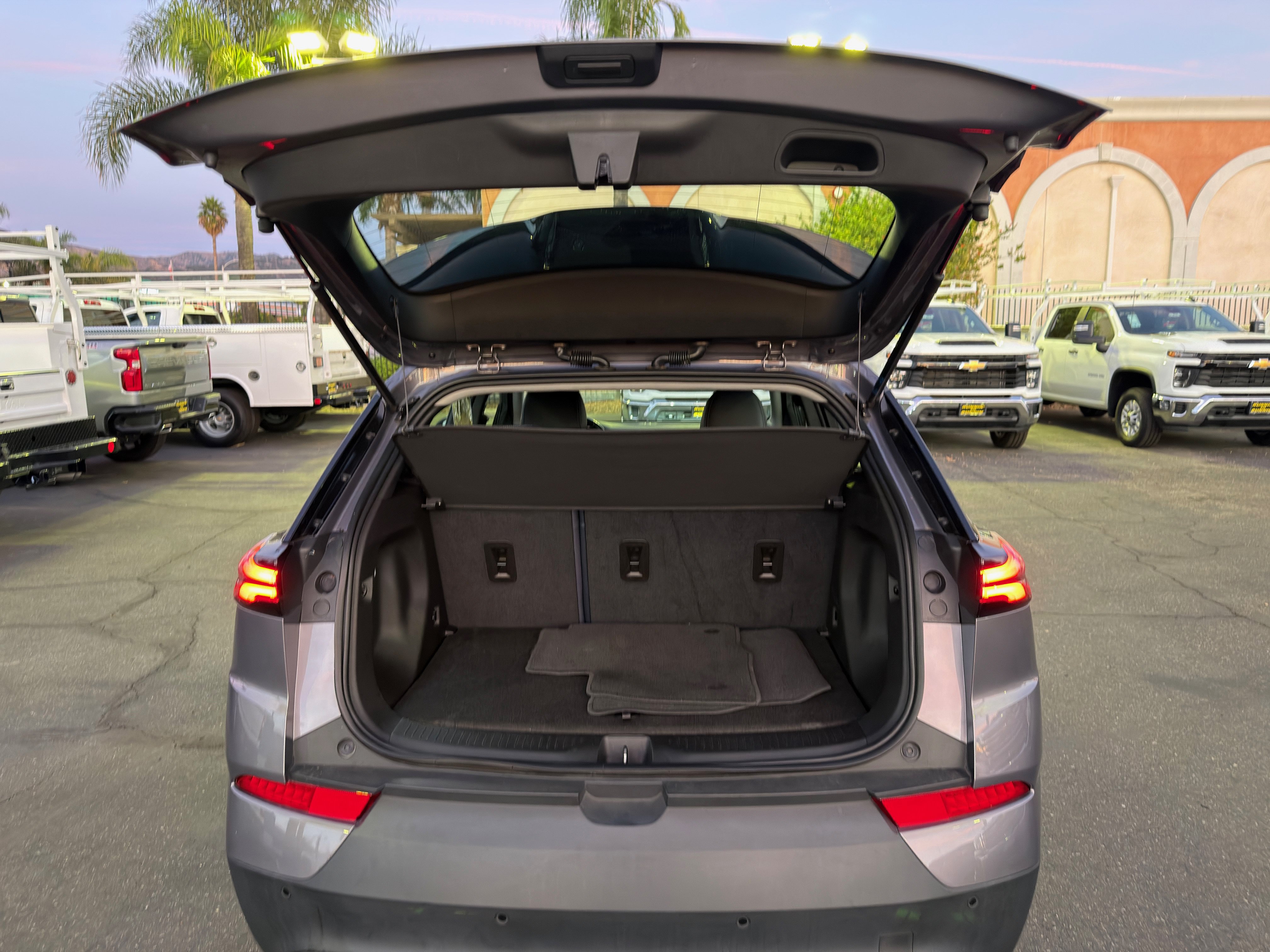Used 2023 Chevrolet Bolt EUV LT w/ Convenience Package FWD image 14