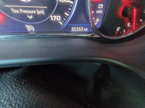 Used 2023 GMC Acadia SLT w/ Technology Package image 15