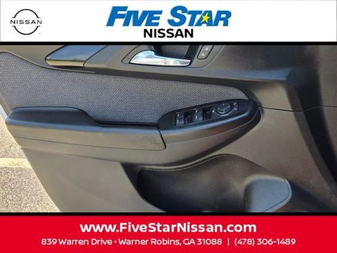Used 2022 Chevrolet TrailBlazer LT FWD image 31