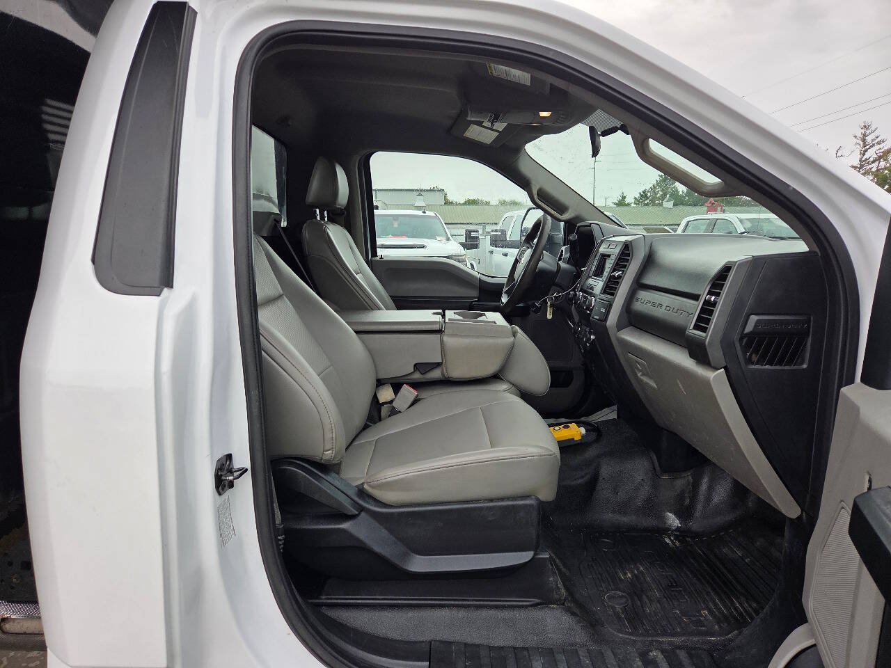 Used 2019 Ford F550 4x4 Regular Cab Super Duty image 12