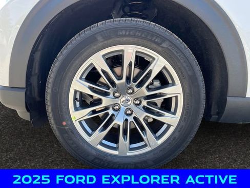 New 2025 Ford Explorer Active w/ Active Comfort Package image 14
