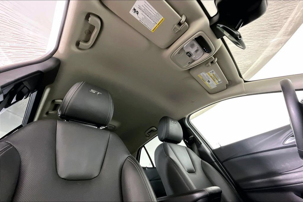 Used 2024 Buick Encore GX Sport Touring AWD/4WD image 28