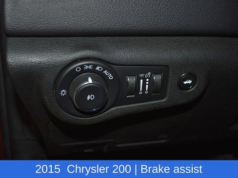 Used 2015 Chrysler 200 S FWD image 9