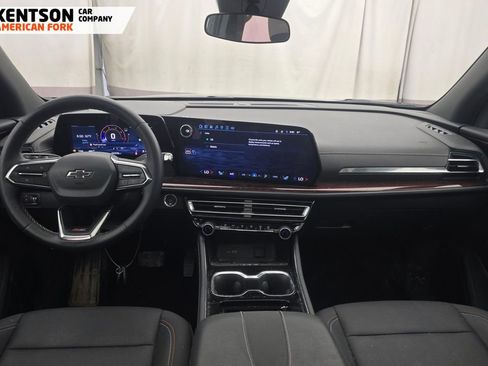 Used 2025 Chevrolet Traverse Z71 w/ LPO, Floor Liner Package AWD/4WD image 4