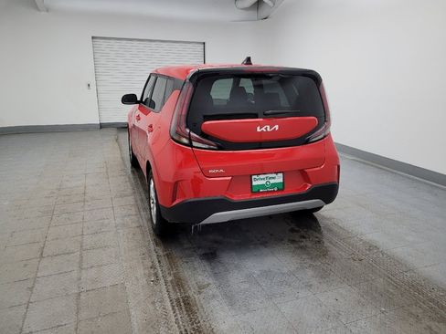 Used 2023 Kia Soul LX w/ LX Technology Package FWD image 6