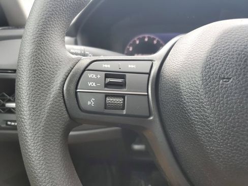 Used 2025 Honda Accord SE image 15
