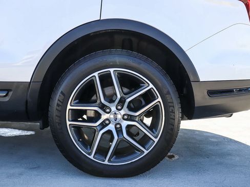 Used 2019 Ford Explorer Sport w/ Equipment Group 401A AWD/4WD image 10