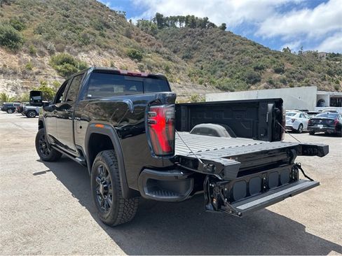 New 2025 GMC Sierra 2500 AT4 w/ AT4 Premium Plus Package image 32