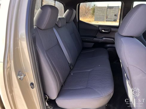 Used 2019 Toyota Tacoma TRD Off-Road image 28