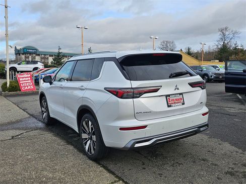 New 2026 Mitsubishi Outlander SEL image 7