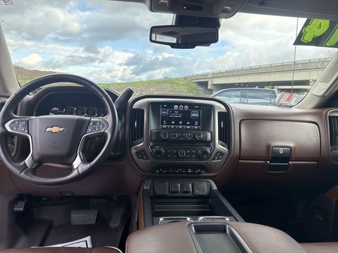 Used 2014 Chevrolet Silverado 1500 High Country w/ High Country Premium Package image 11
