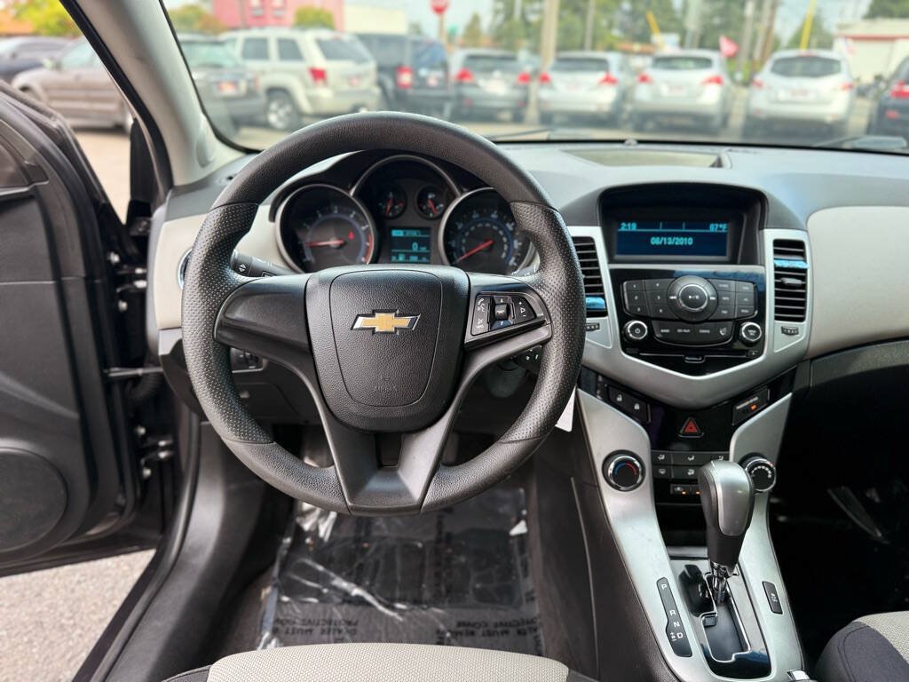 Used 2014 Chevrolet Cruze LS FWD image 14