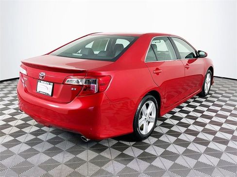 Used 2014 Toyota Camry SE image 8