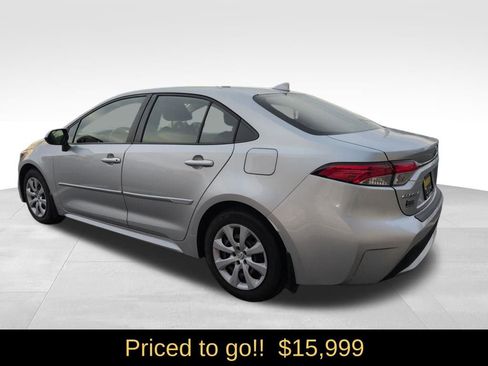 Used 2020 Toyota Corolla LE image 3