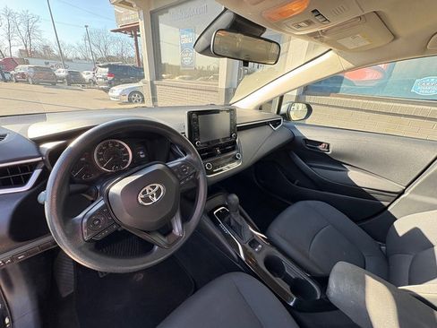 Used 2022 Toyota Corolla LE image 14