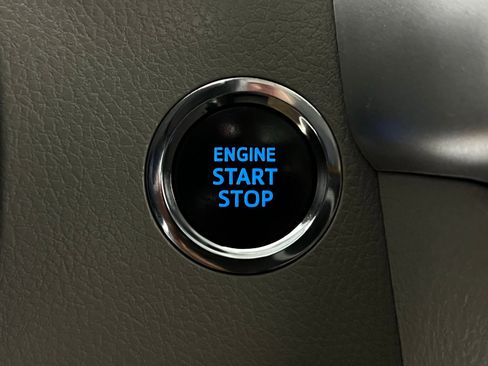 Used 2018 Toyota Highlander XLE image 23