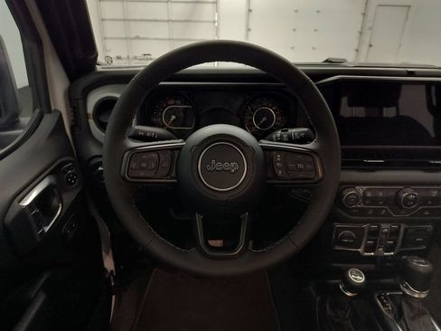 Used 2026 Jeep Wrangler Unlimited Sport AWD/4WD image 22