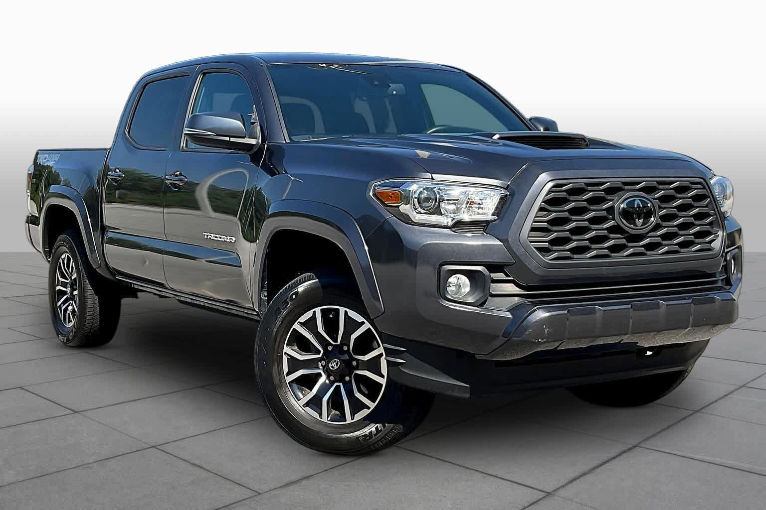 Used 2020 Toyota Tacoma TRD Sport AWD/4WD image 3