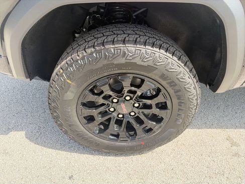 New 2026 GMC Canyon Elevation w/ Convenience Package RWD image 36